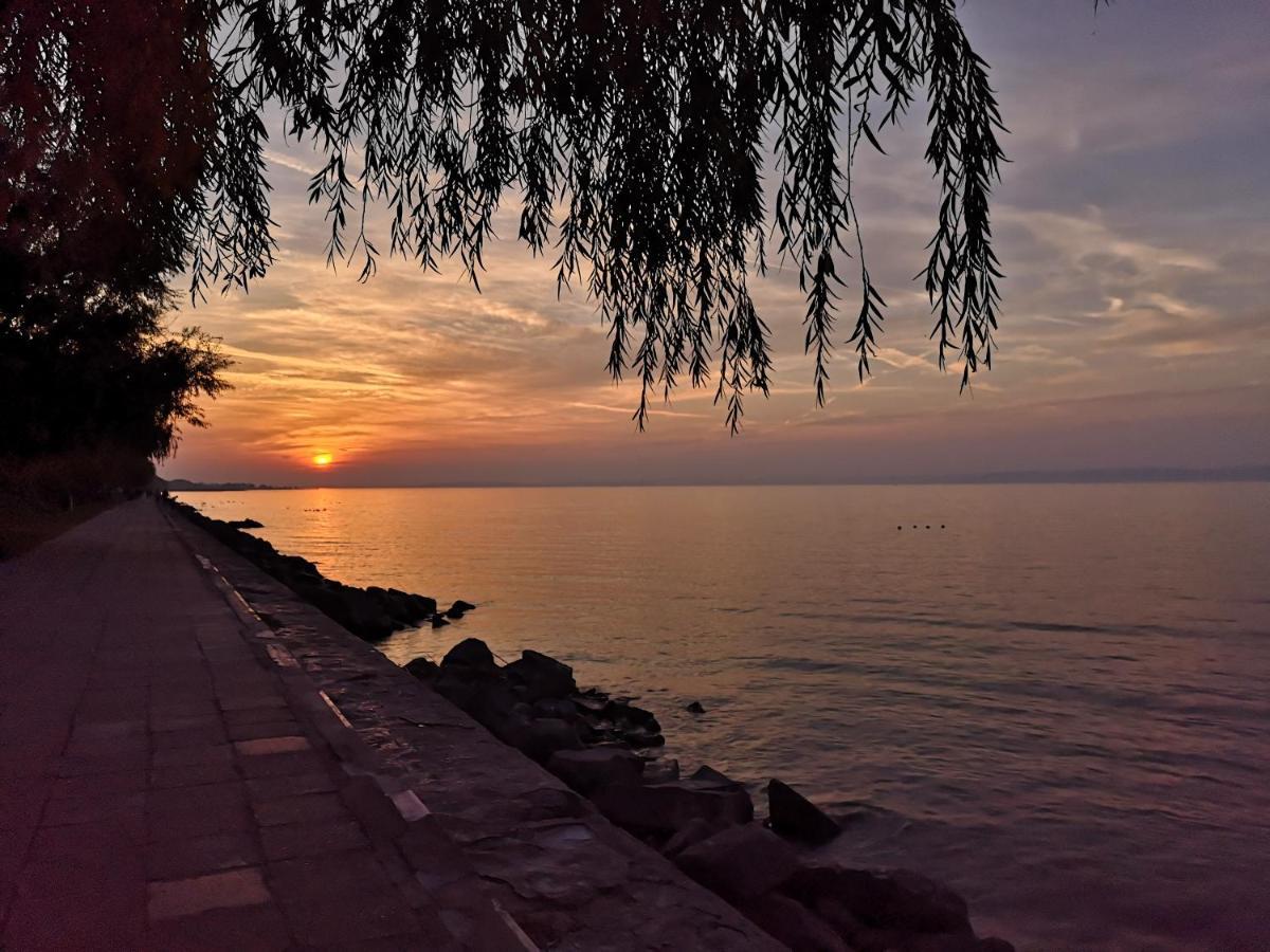 Eda Beach Apartman Шіофок Екстер'єр фото