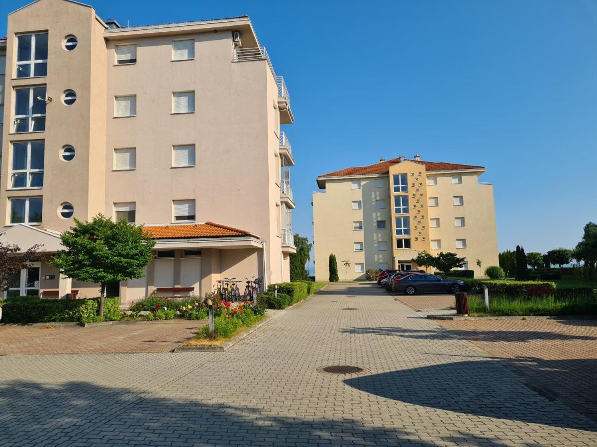 Eda Beach Apartman Шіофок Екстер'єр фото