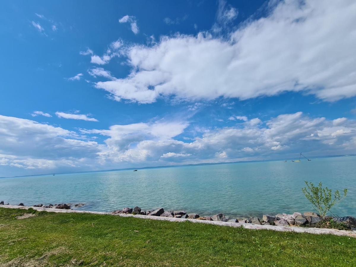 Eda Beach Apartman Шіофок Екстер'єр фото